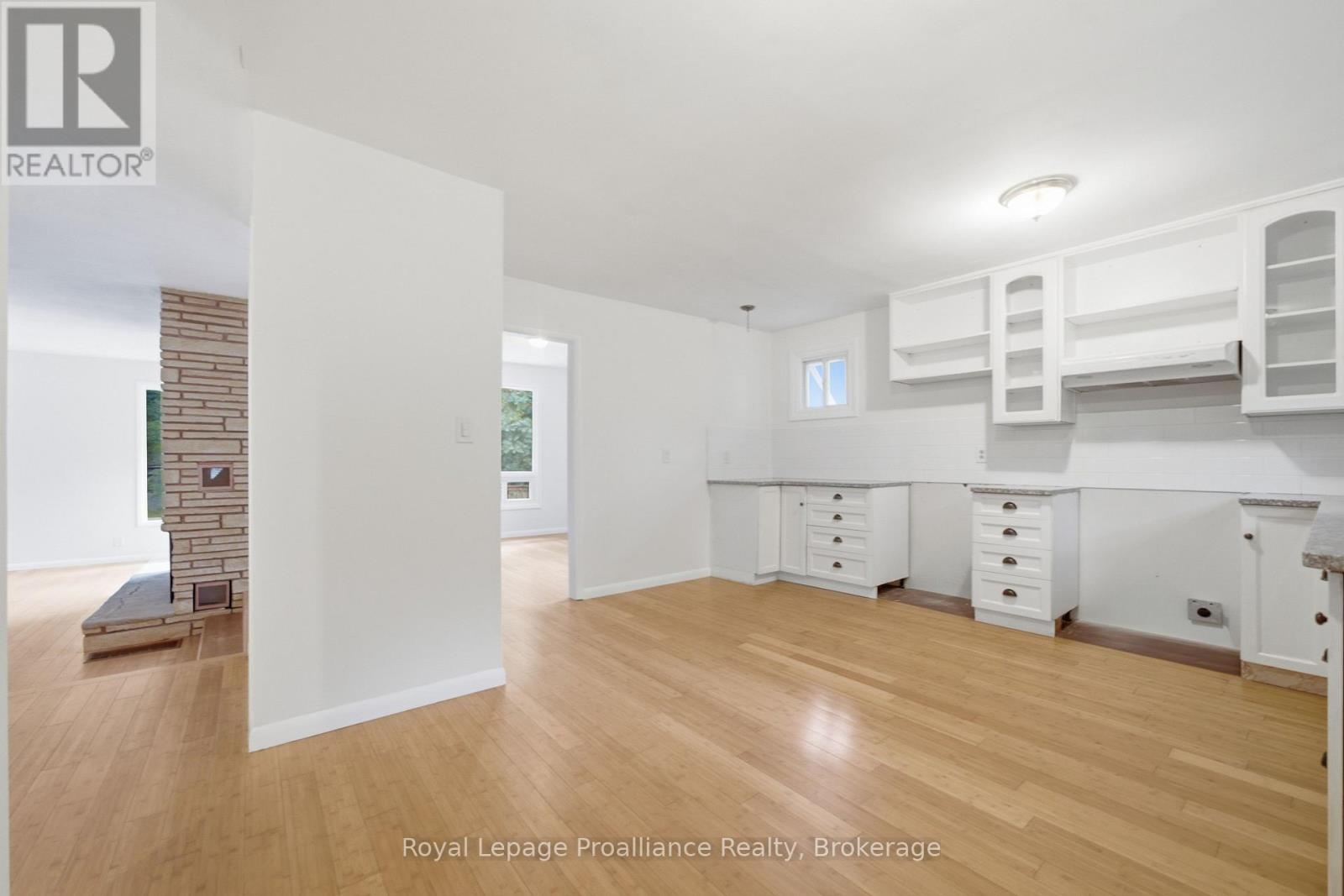 156 PINEHILL CRESCENT - 9