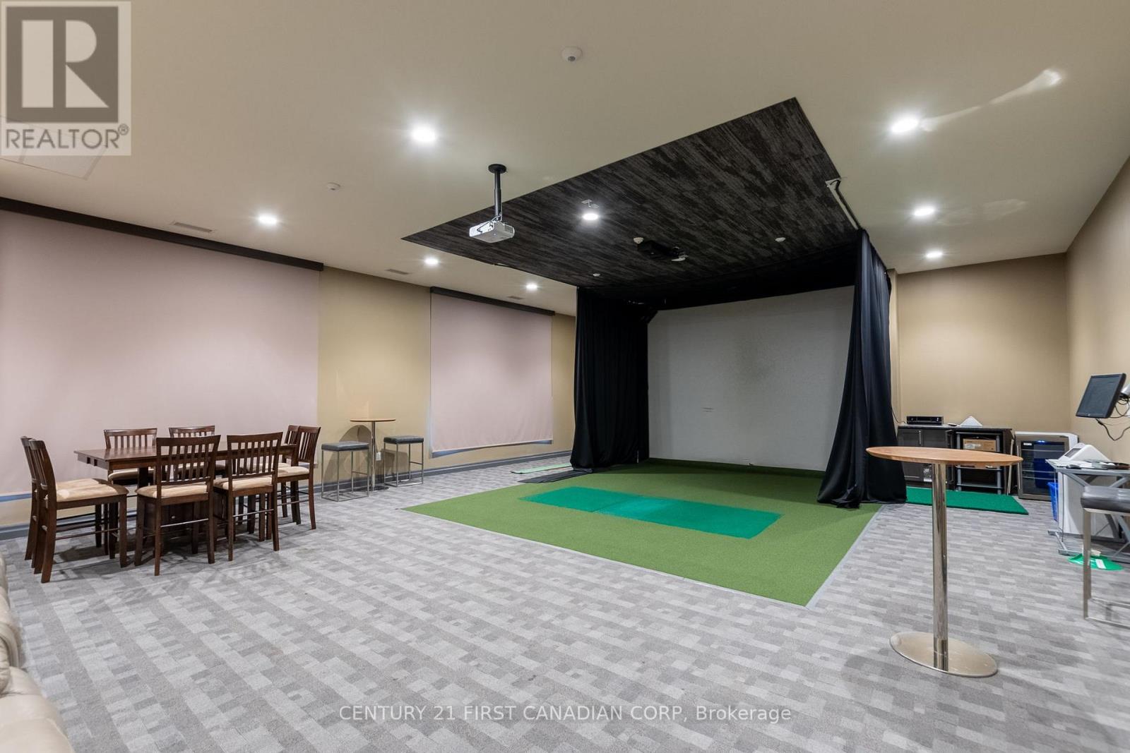 #208 260 VILLAGEWALK BOULEVARD - 44