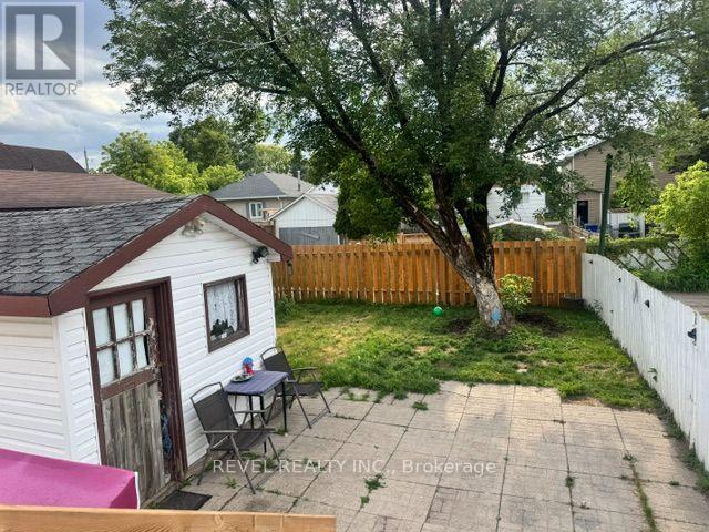 393 PINE STREET N - 15