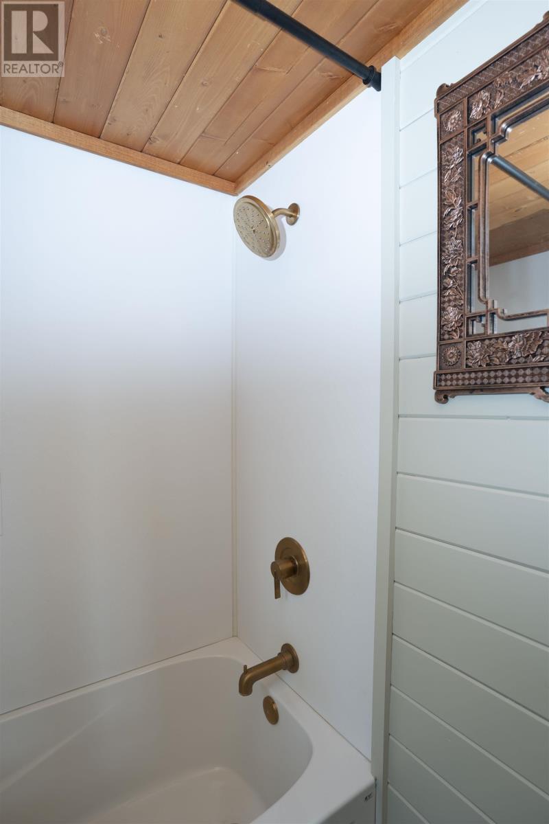 72 DEPOT CREEK RD - 24