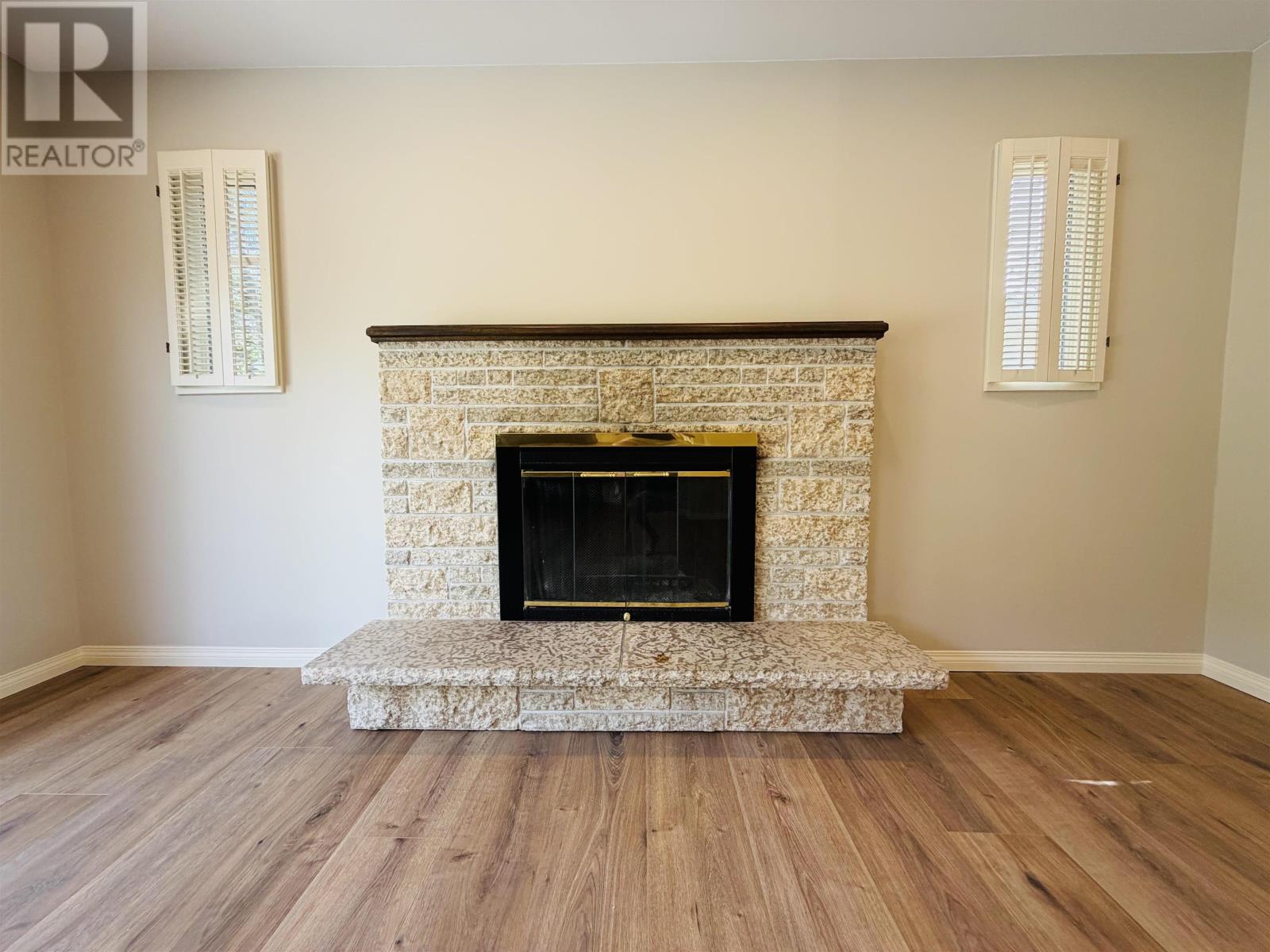 253 Riverview DR - 14