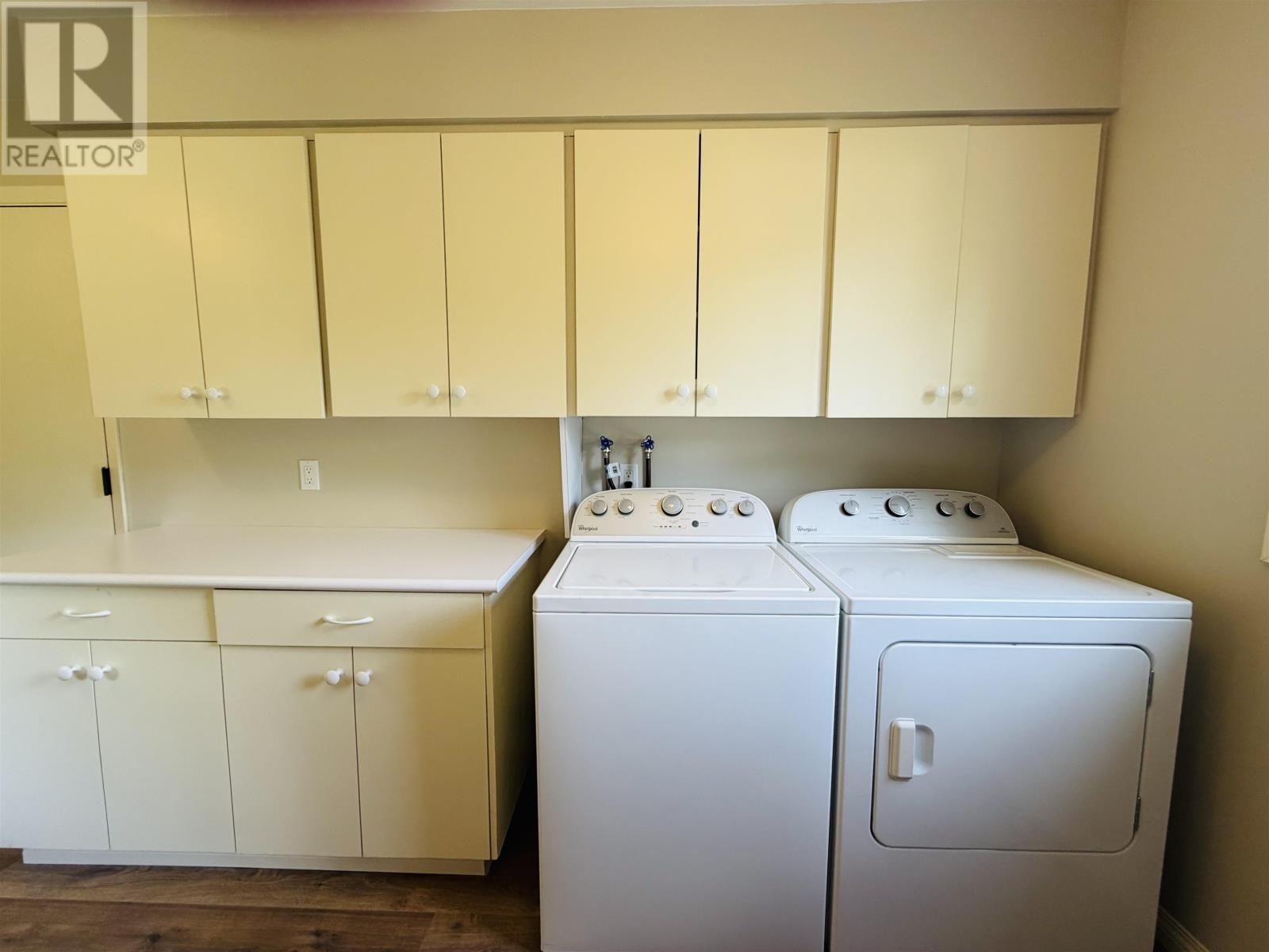 253 Riverview DR - 20