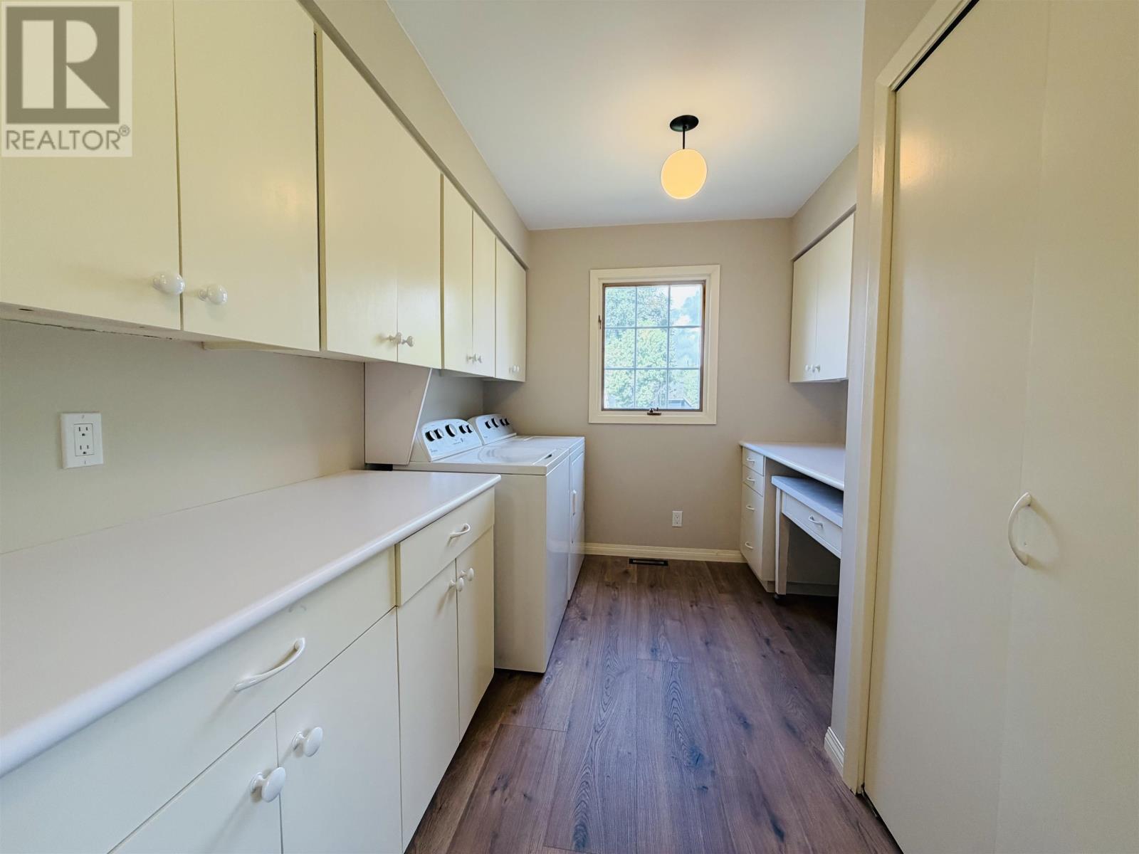 253 Riverview DR - 19