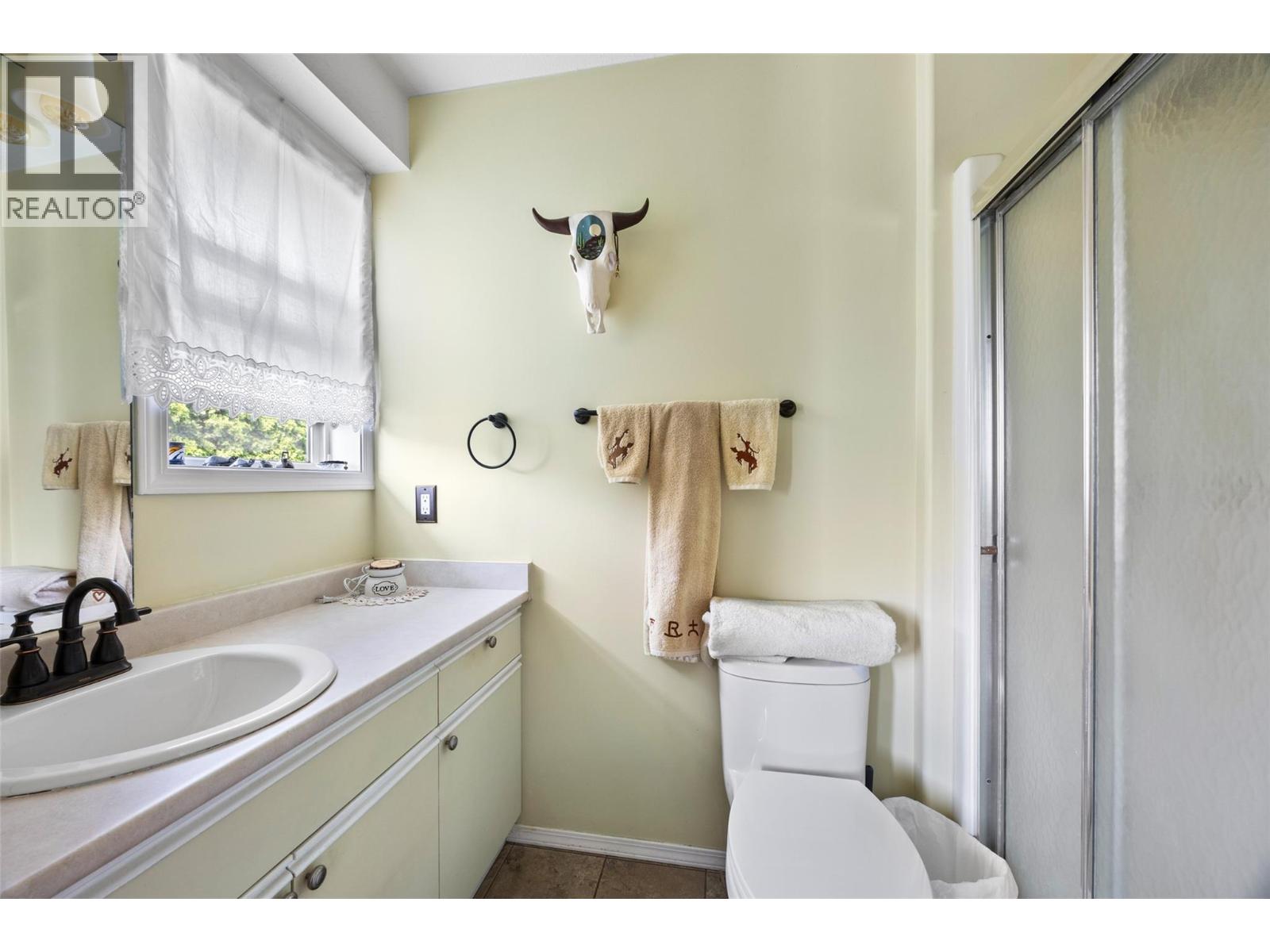 1180 Laroque Street - 13