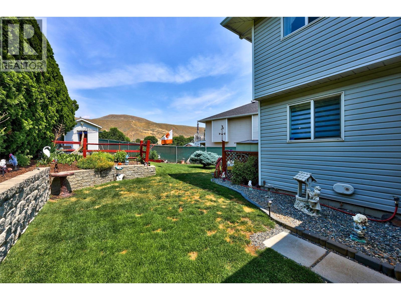1180 Laroque Street - 22