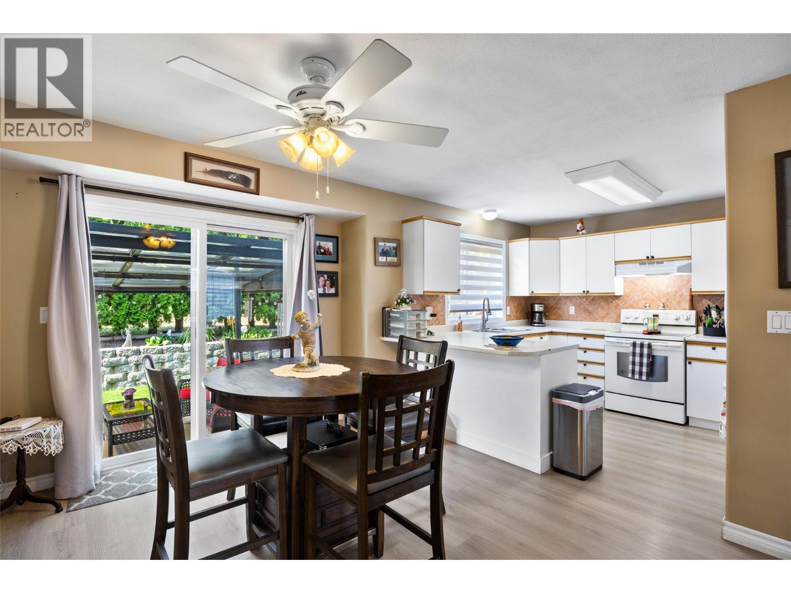 1180 Laroque Street - 8