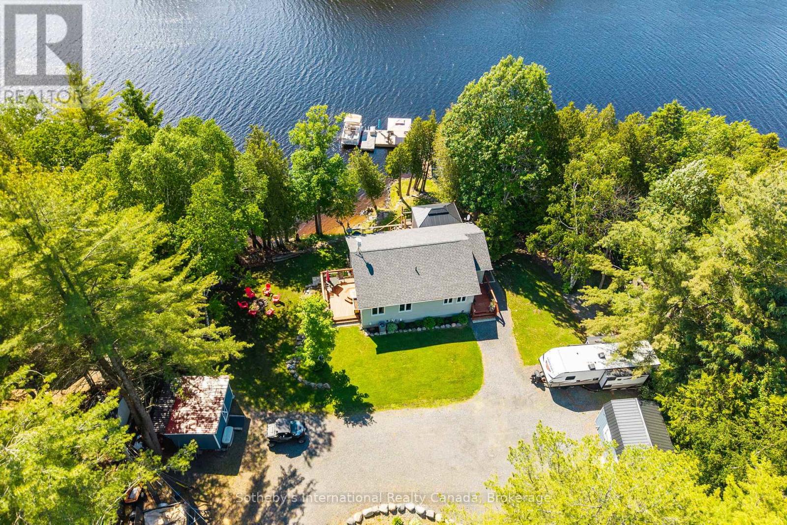 8 LAKEVIEW CRESCENT - 48