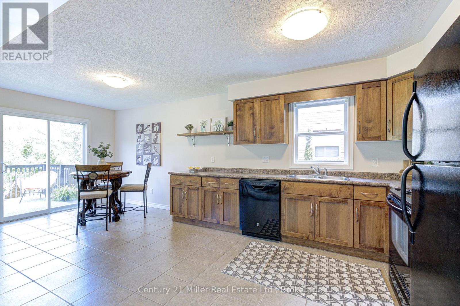 282 CARRINGTON DRIVE - 10