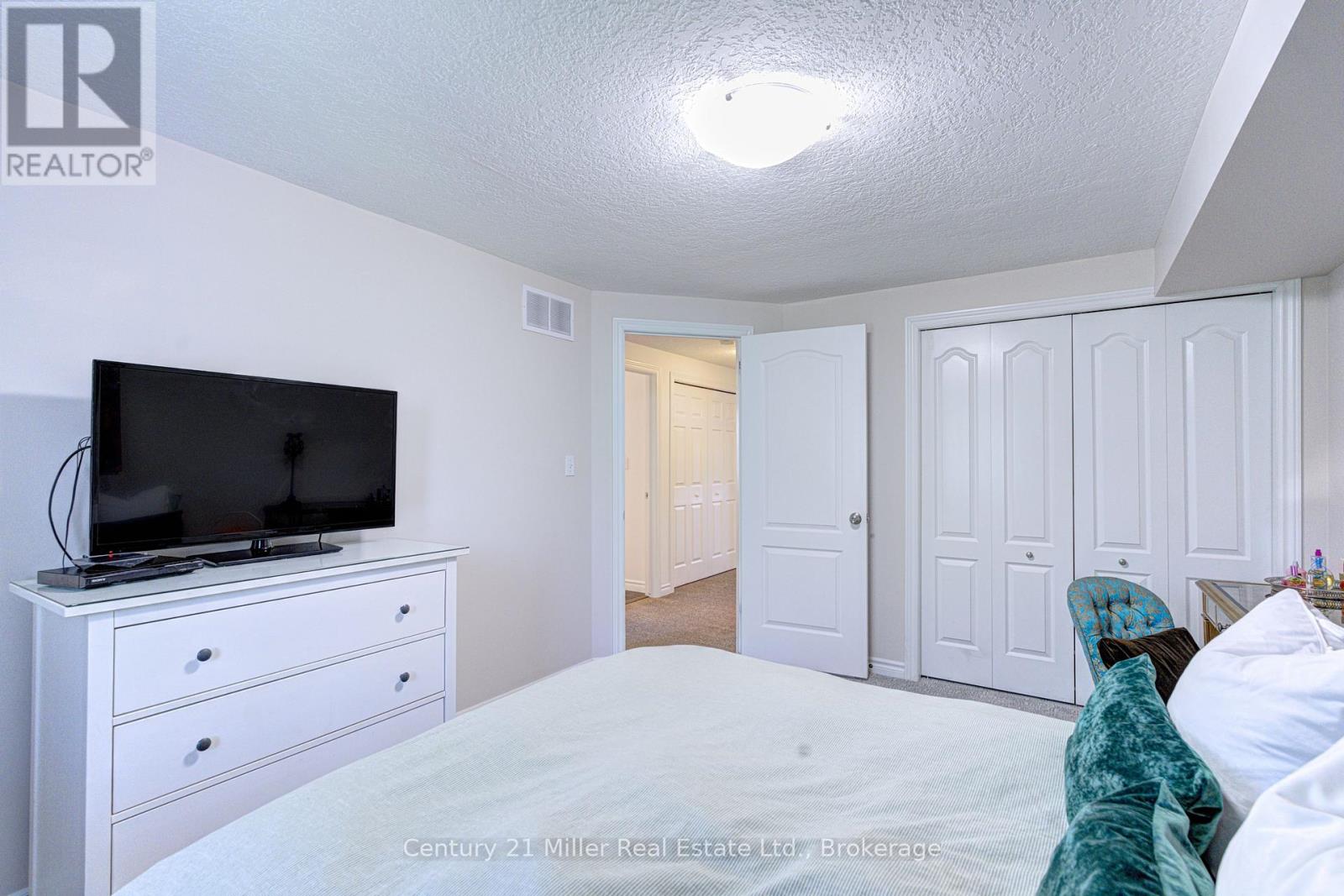 282 CARRINGTON DRIVE - 20