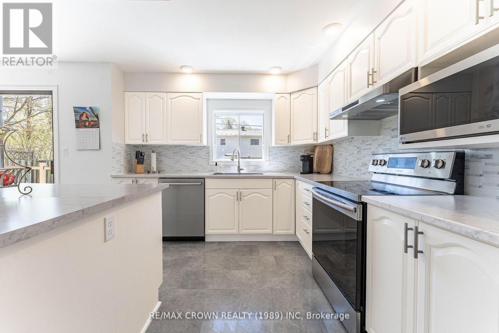 53 SABLE CRESCENT - 9
