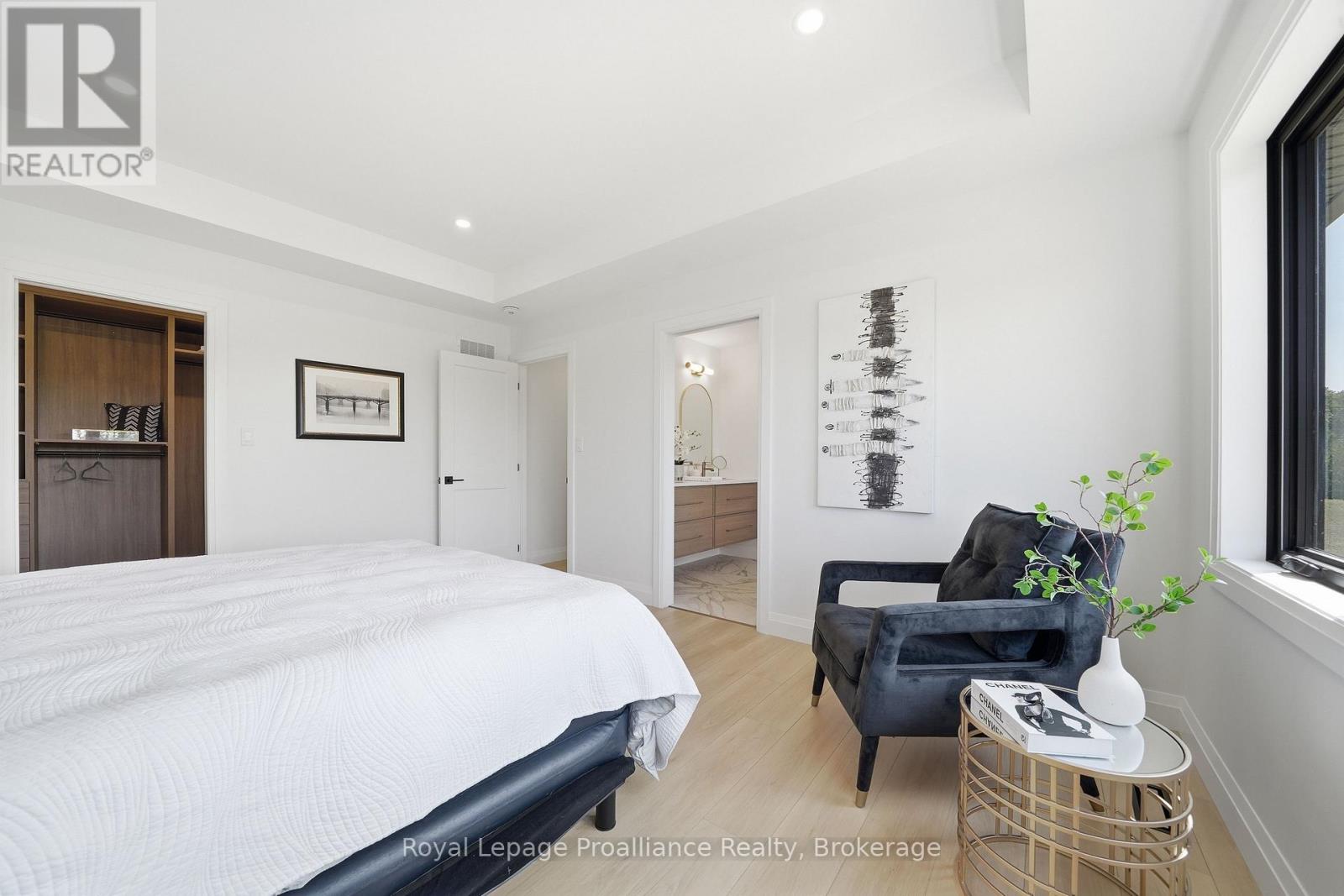 393 MICHAEL'S WAY - 25