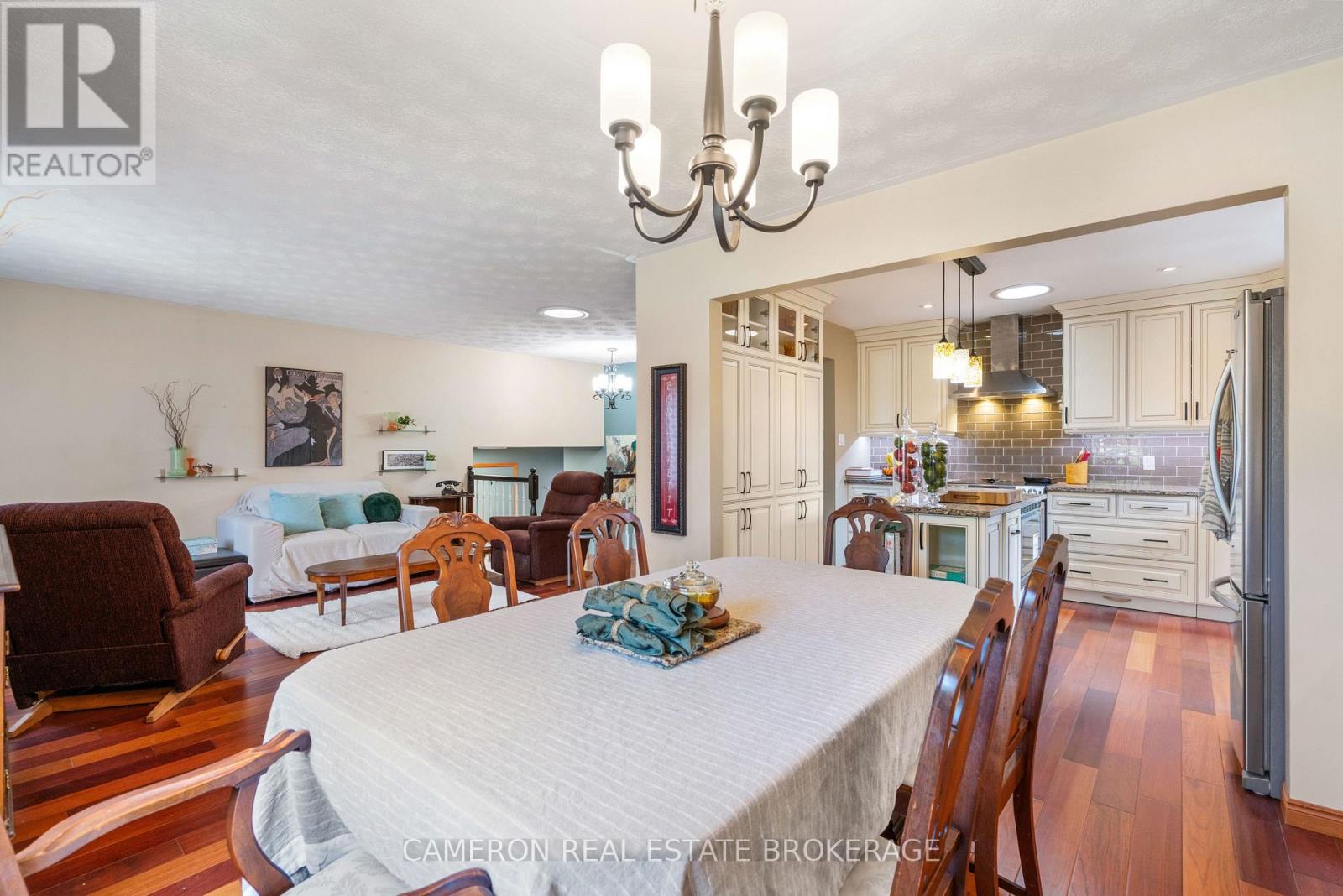 1344 STORMONT DRIVE - 10