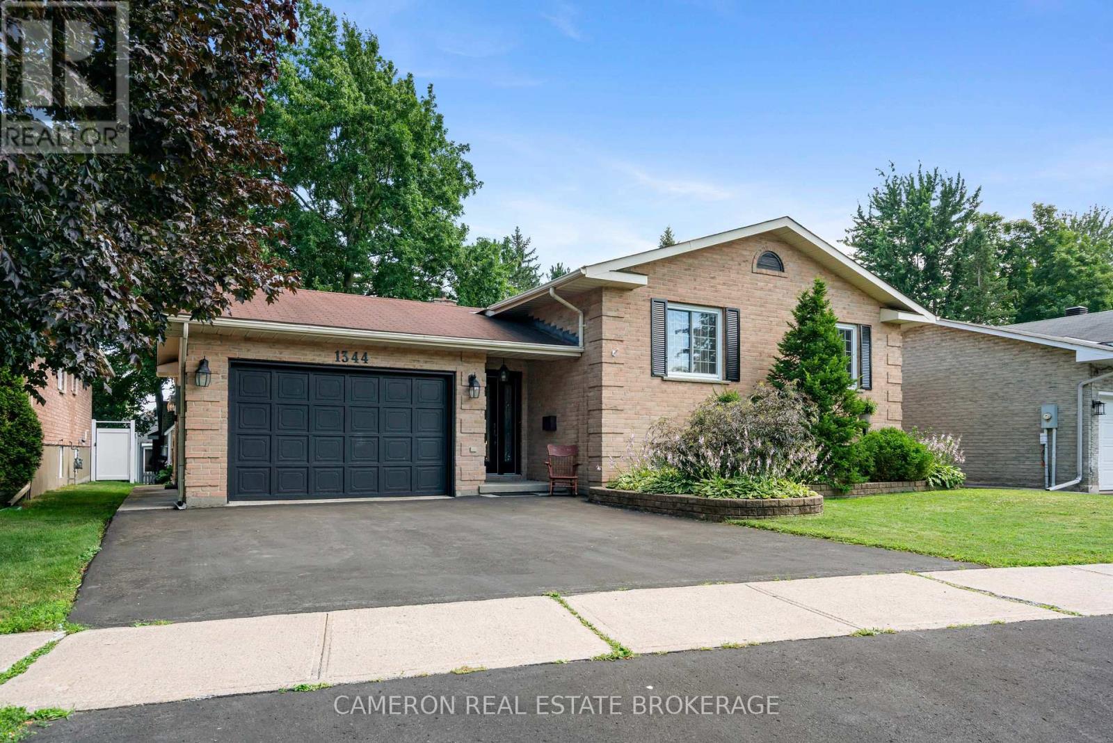 1344 STORMONT DRIVE - 2