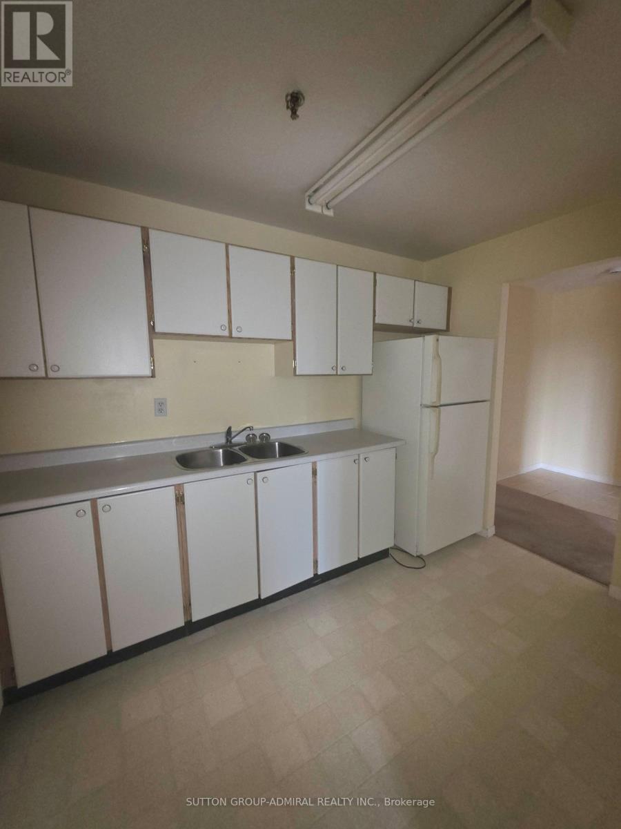 #604 3955 PORTAGE ROAD - 10