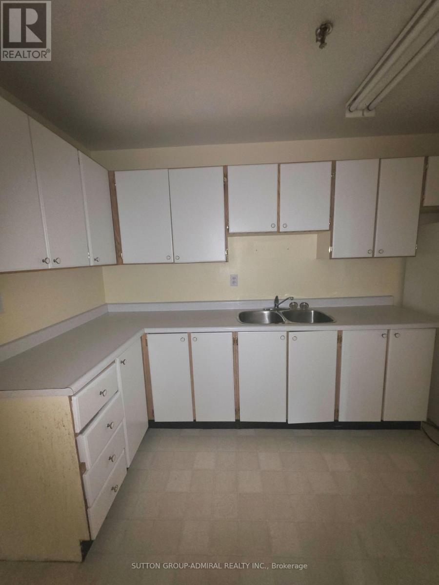 #604 3955 PORTAGE ROAD - 9