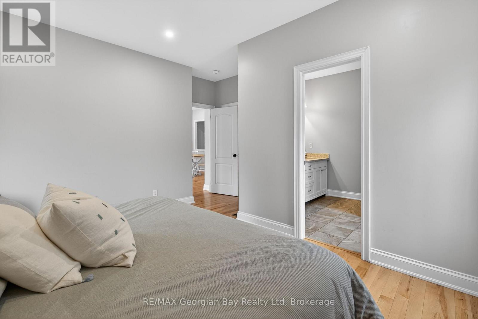 73 POLISH AVENUE - 14