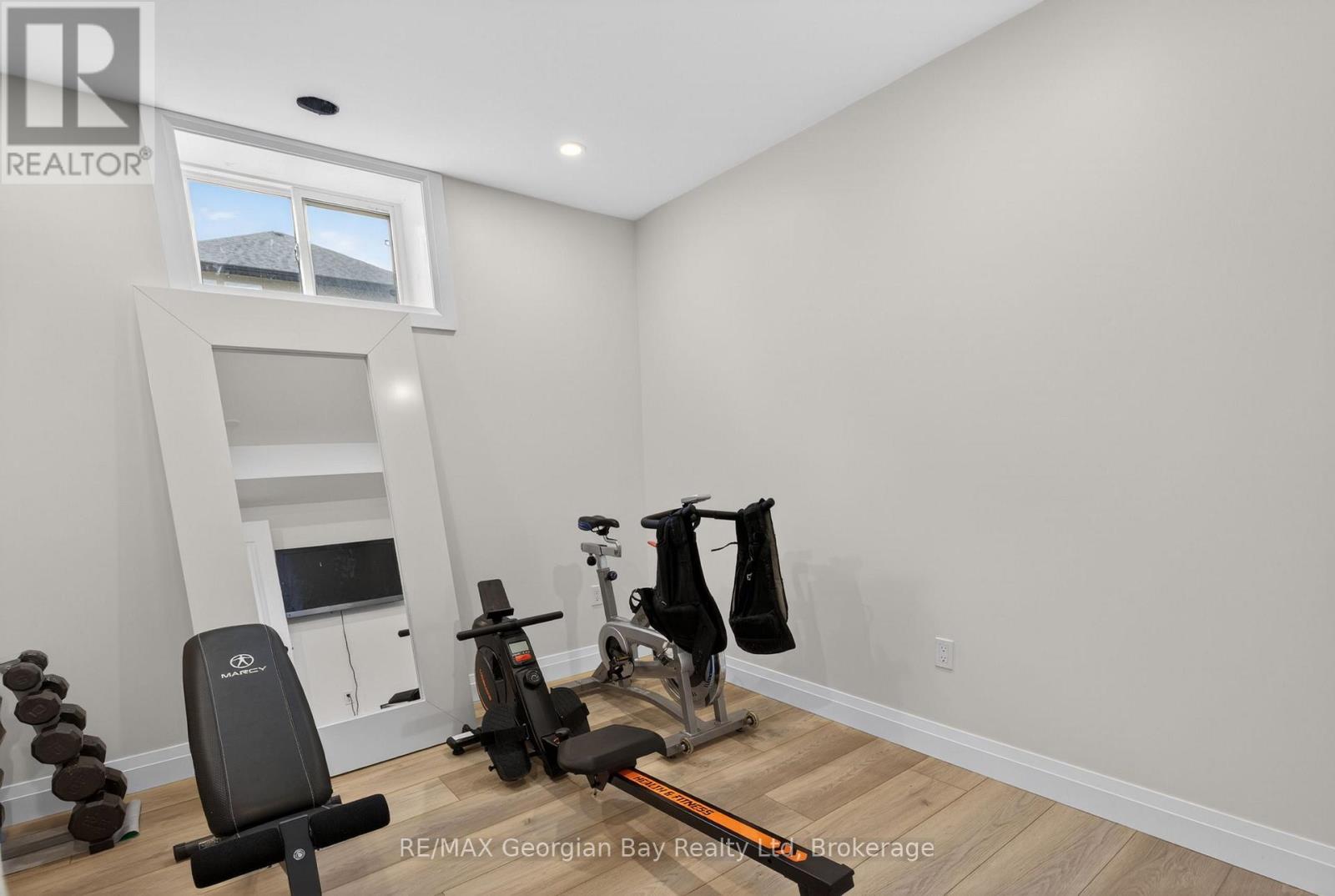 73 POLISH AVENUE - 26