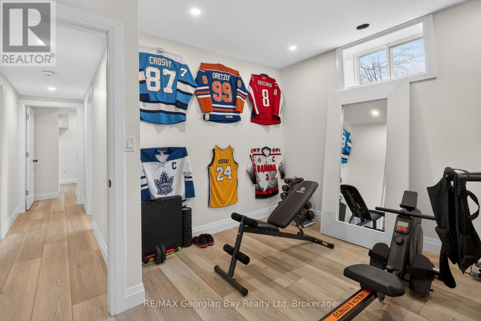 73 POLISH AVENUE - 27