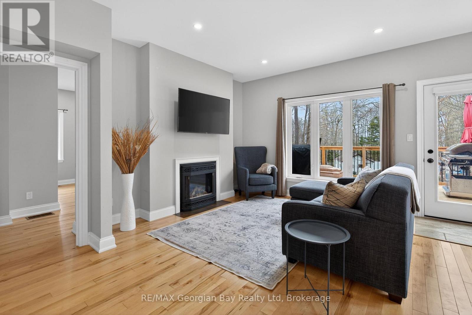 73 POLISH AVENUE - 6