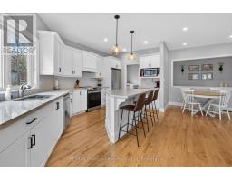 Bedroom - 73 Polish Avenue, Penetanguishene, ON L9M1W8 Photo 8