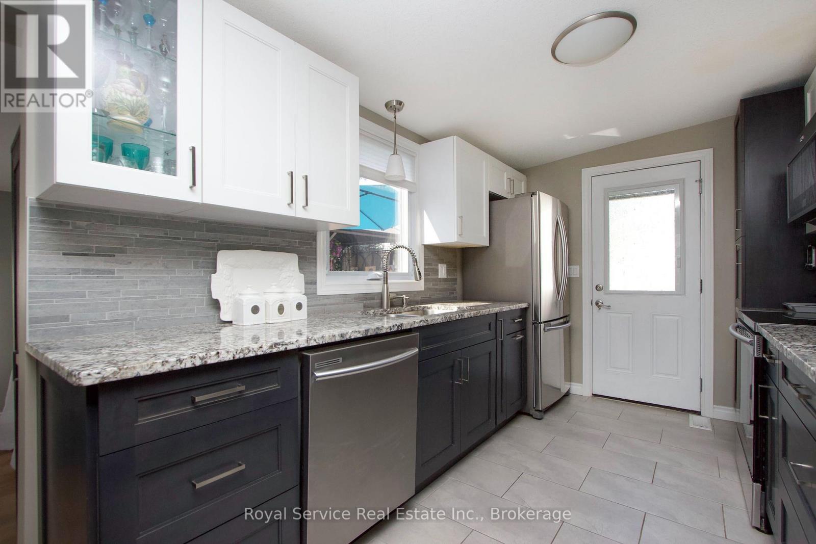 27 CORNERBROOK COURT - Image 15