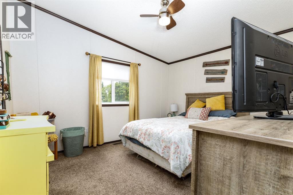 4705 45 Avenue - 14