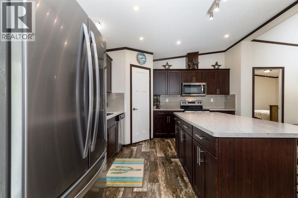 4705 45 Avenue - 9