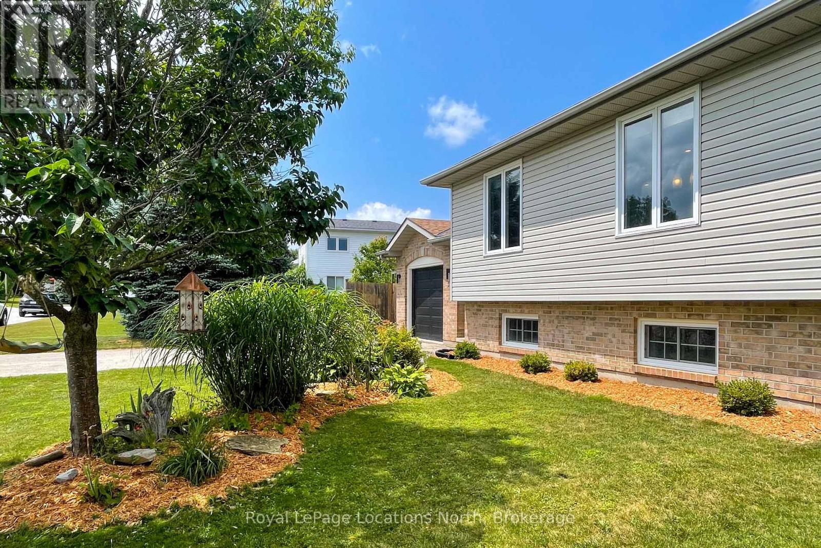 54 ALBERY COURT - 3