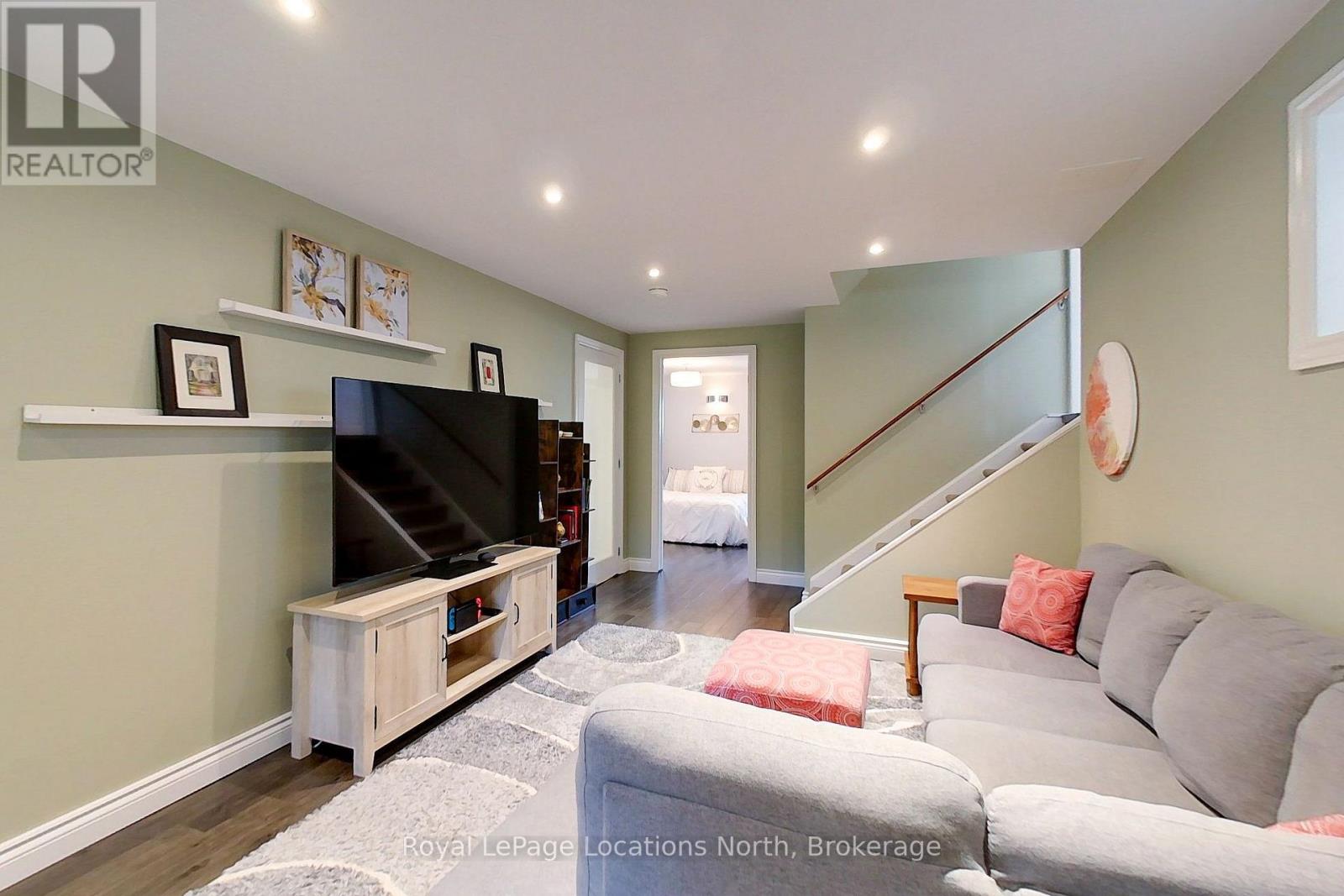 54 ALBERY COURT - 37
