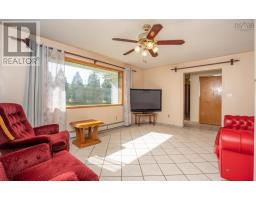 Sunroom - 2357 Highway 203 East Kemptville, East Kemptville, NS B5A5P5 Photo 11