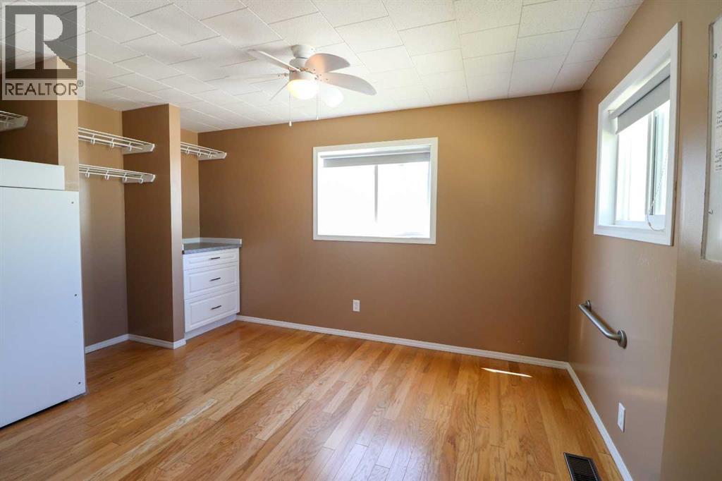 33, 2300 13 Street N - 11
