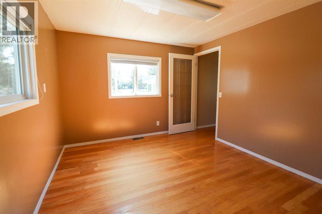 33, 2300 13 Street N - 21