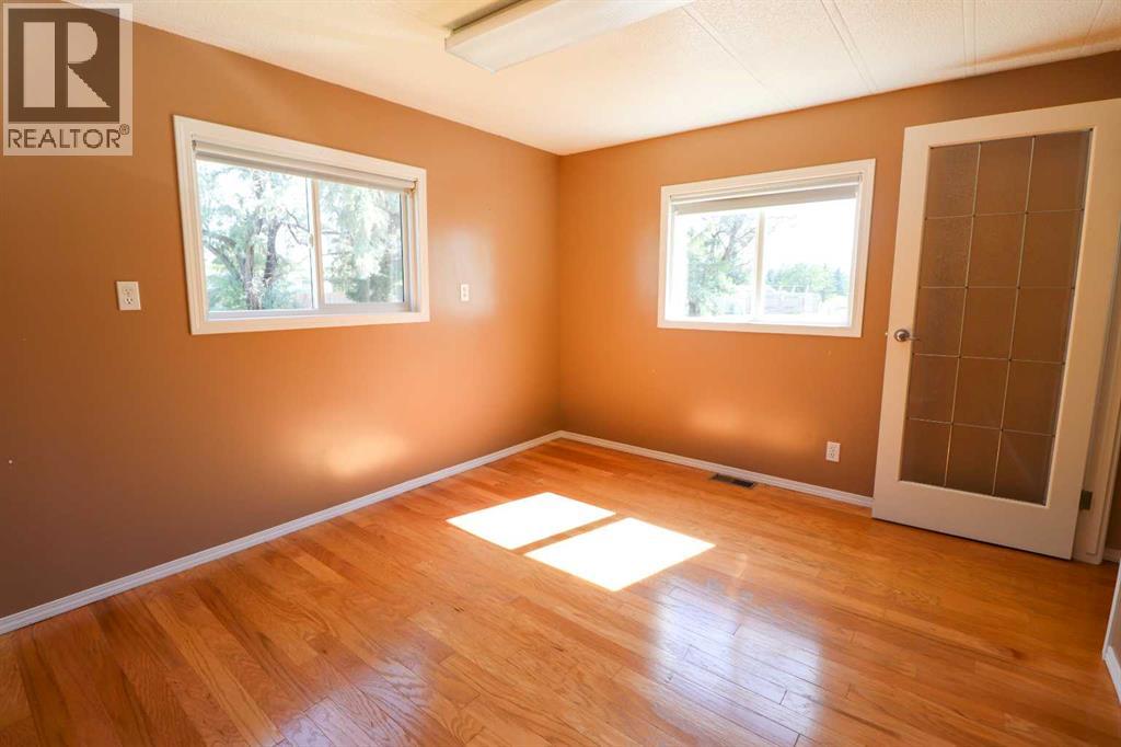 33, 2300 13 Street N - 22