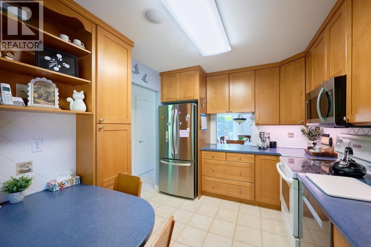 4627 HOSKINS ROAD, North Vancouver