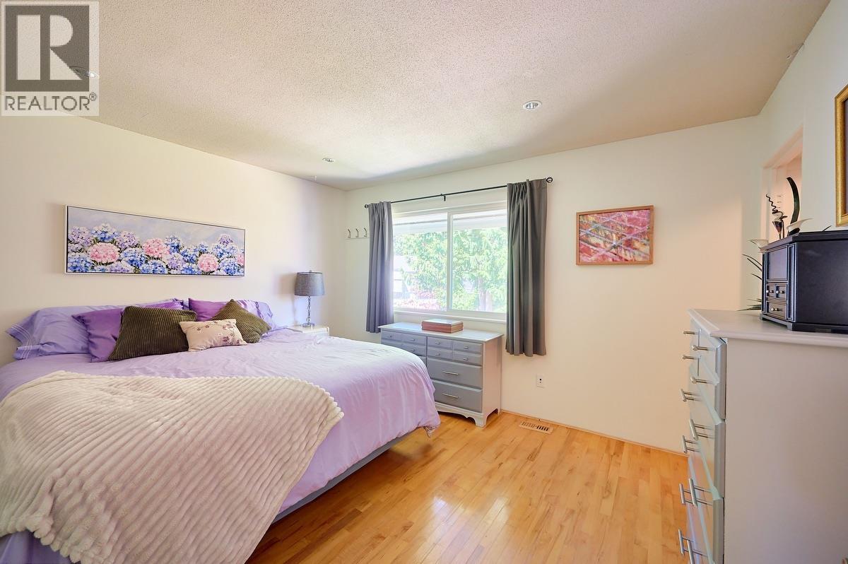 4627 HOSKINS ROAD, North Vancouver