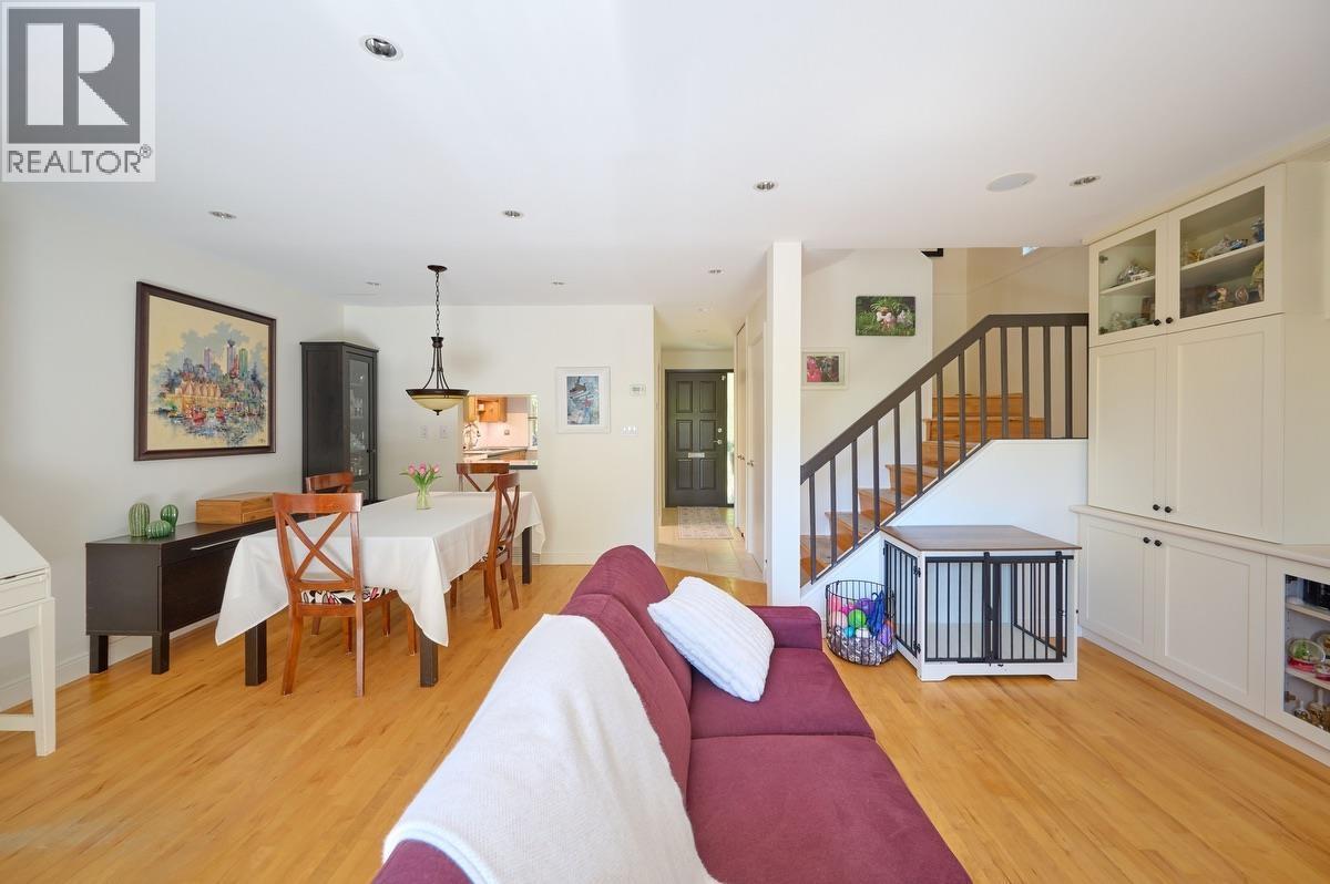 4627 HOSKINS ROAD, North Vancouver