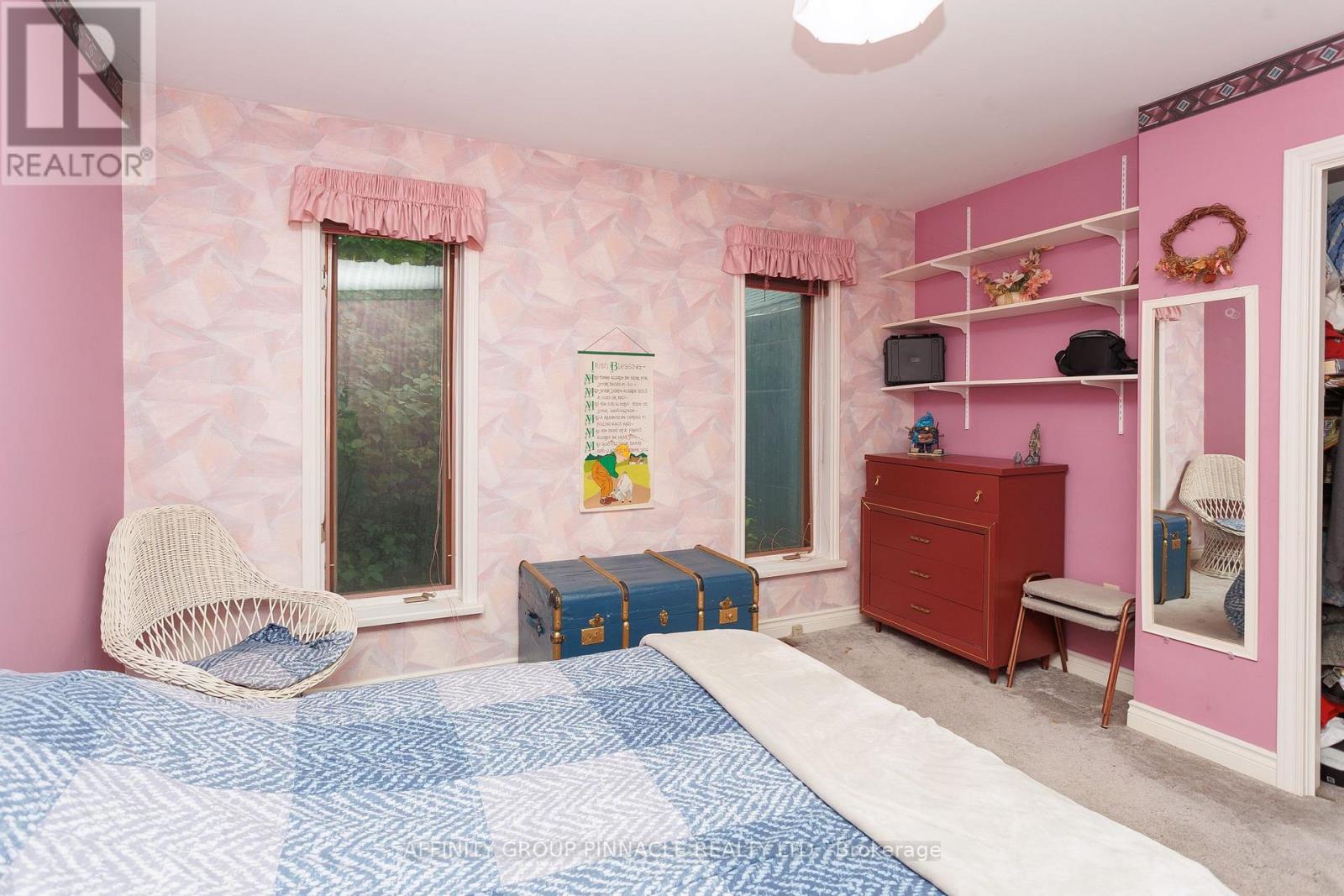 27 SECOND STREET - Image 17