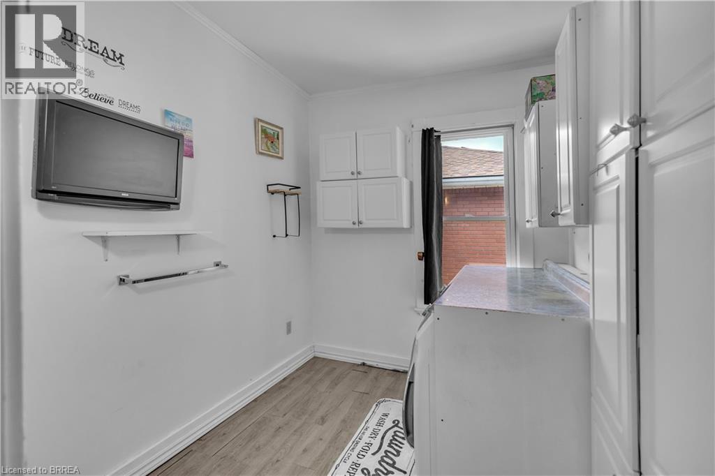 15 SALISBURY Avenue - 19