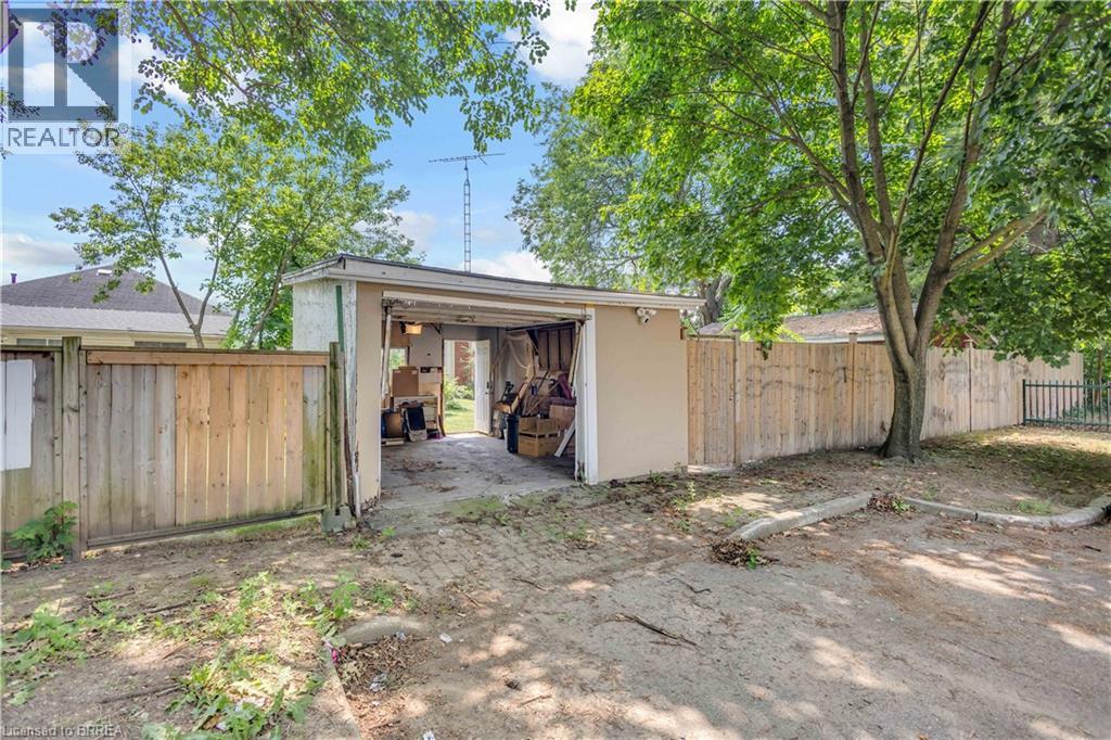15 SALISBURY Avenue - 30