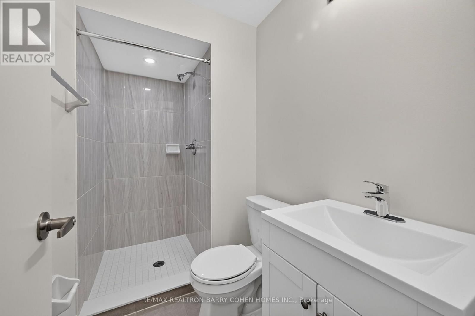36 LUVERNE AVENUE - 20