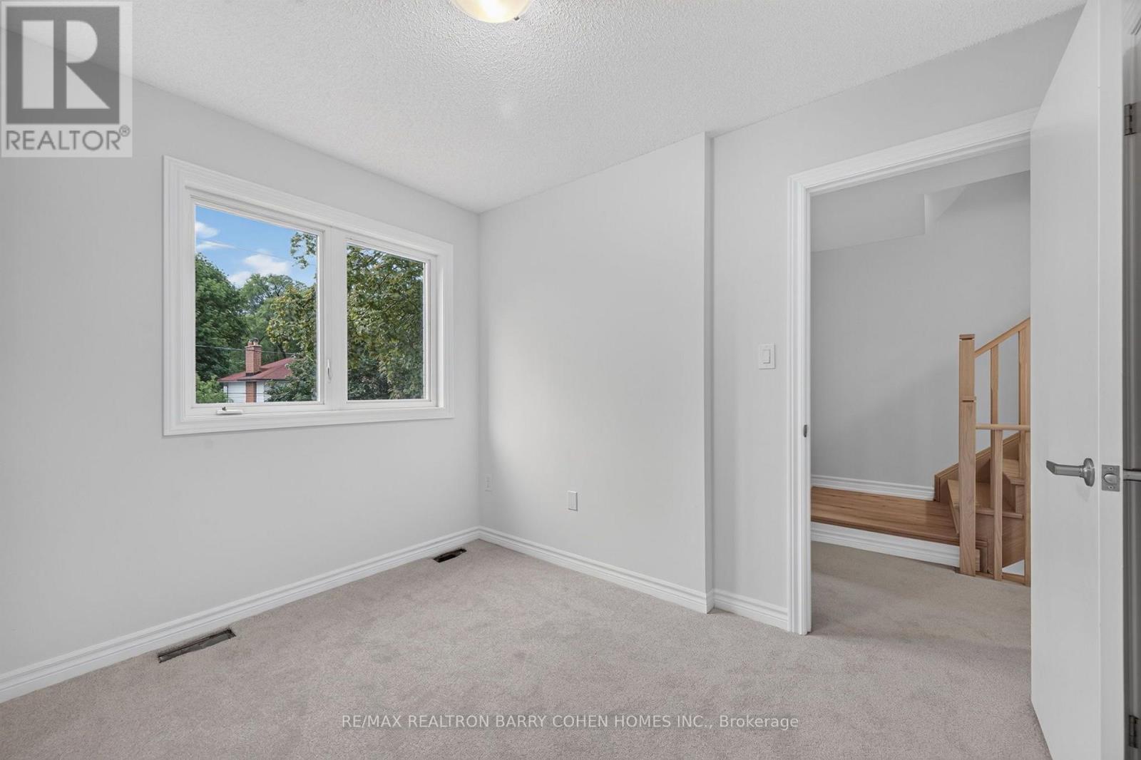 36 LUVERNE AVENUE - 25