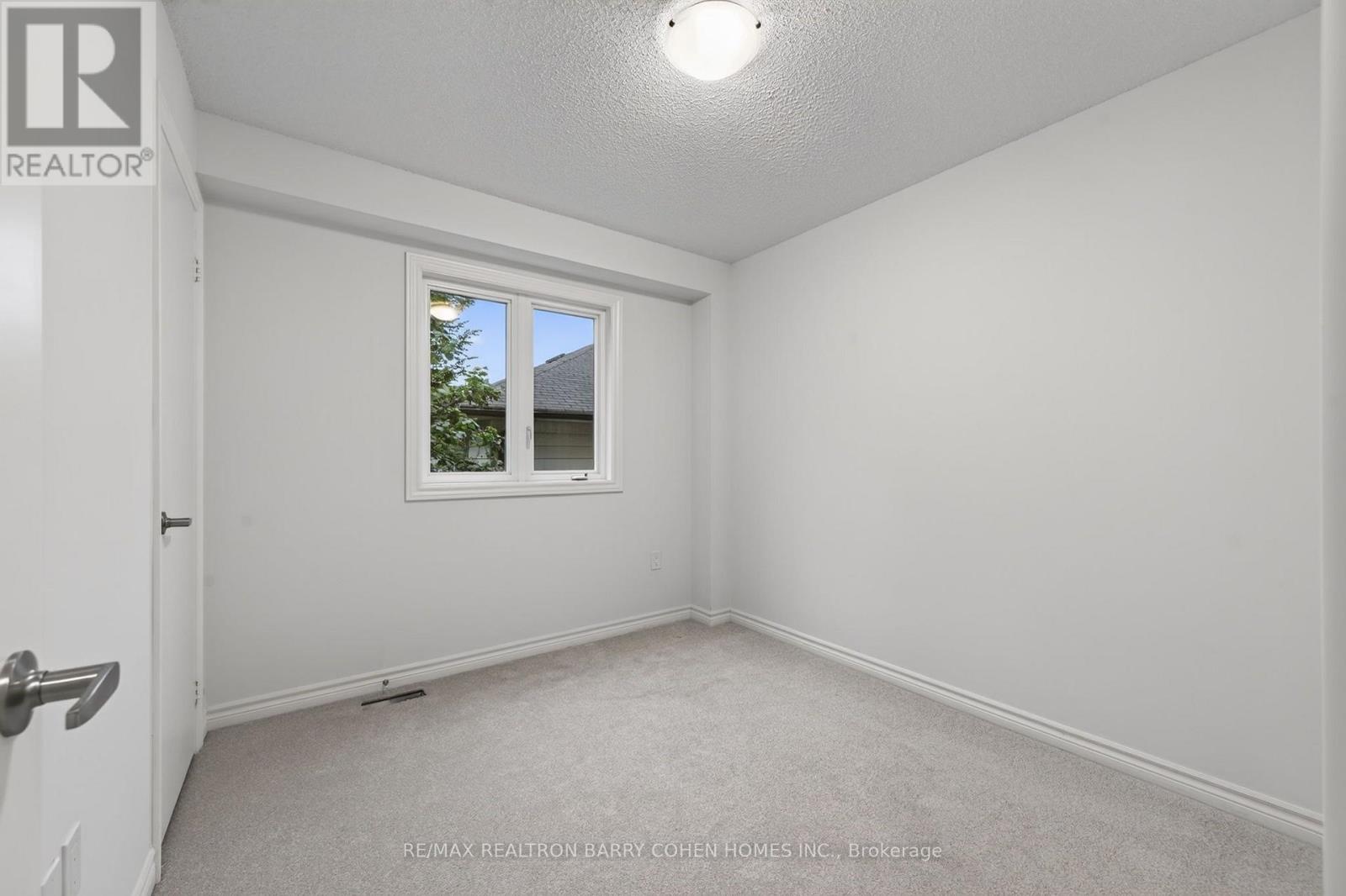 36 LUVERNE AVENUE - 33