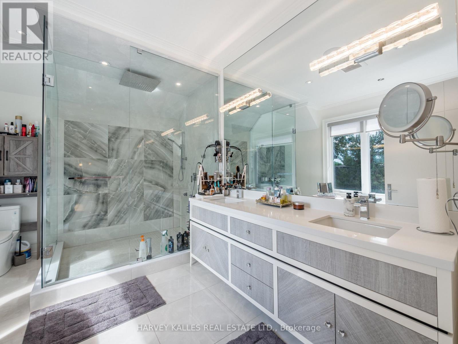 267 EMPRESS AVENUE - 23