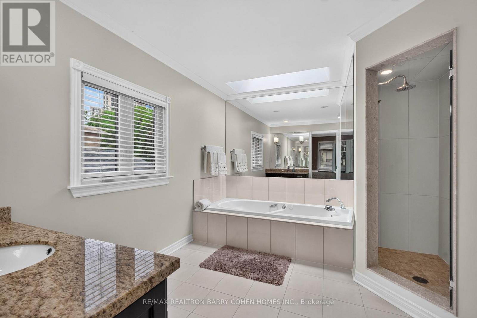 110 UPPER CANADA DRIVE - 22