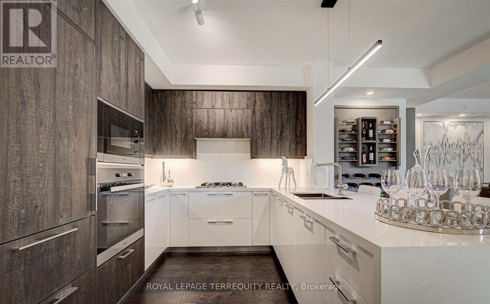 #401 3 SOUTHVALE DRIVE - 11