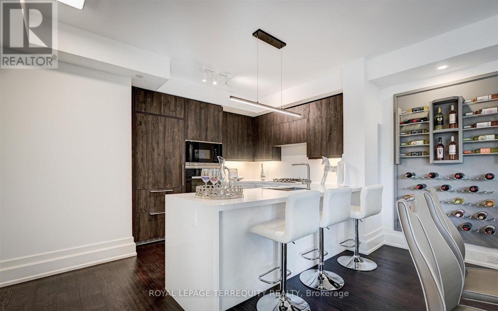 #401 3 SOUTHVALE DRIVE - 13