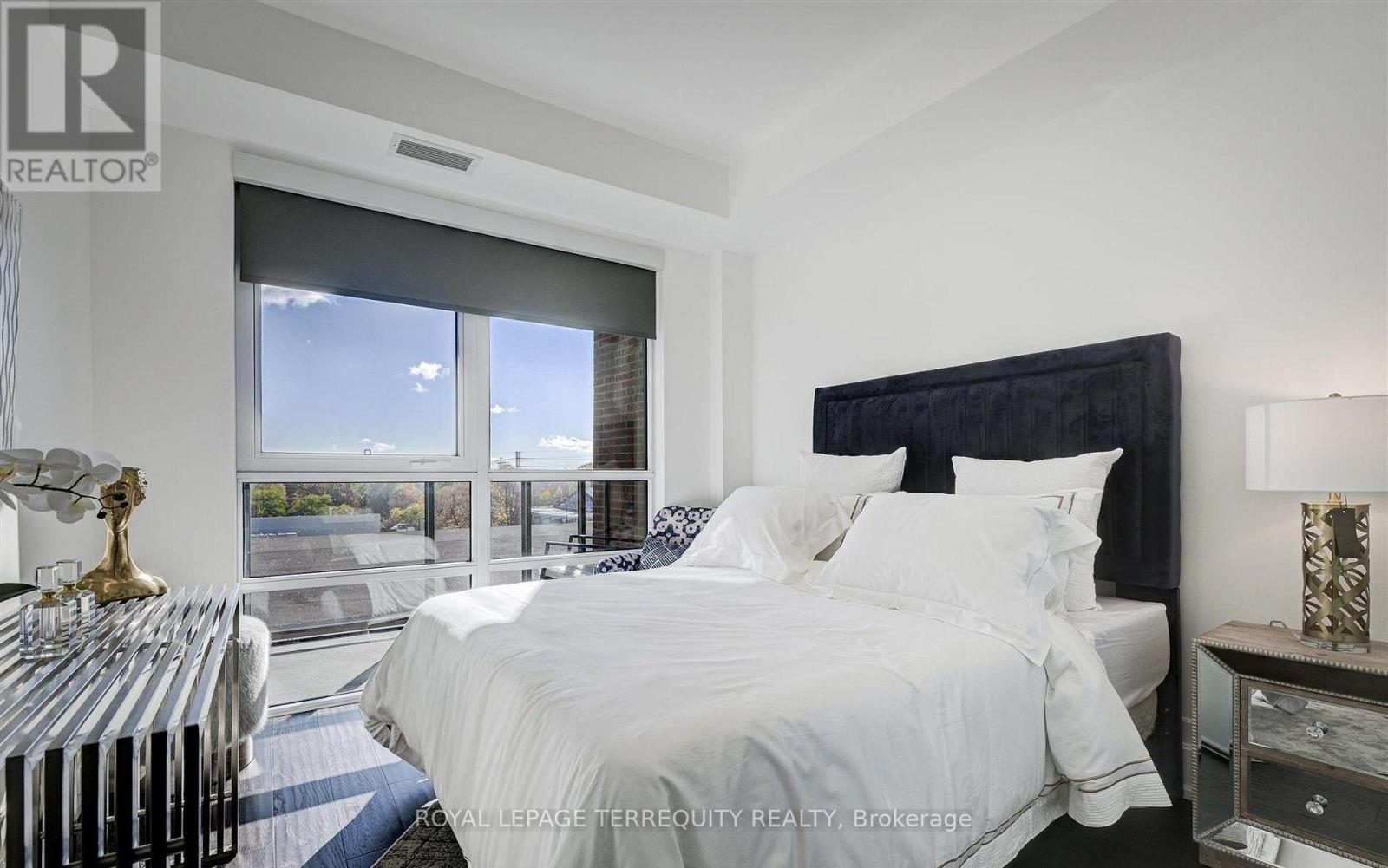 #401 3 SOUTHVALE DRIVE - 21