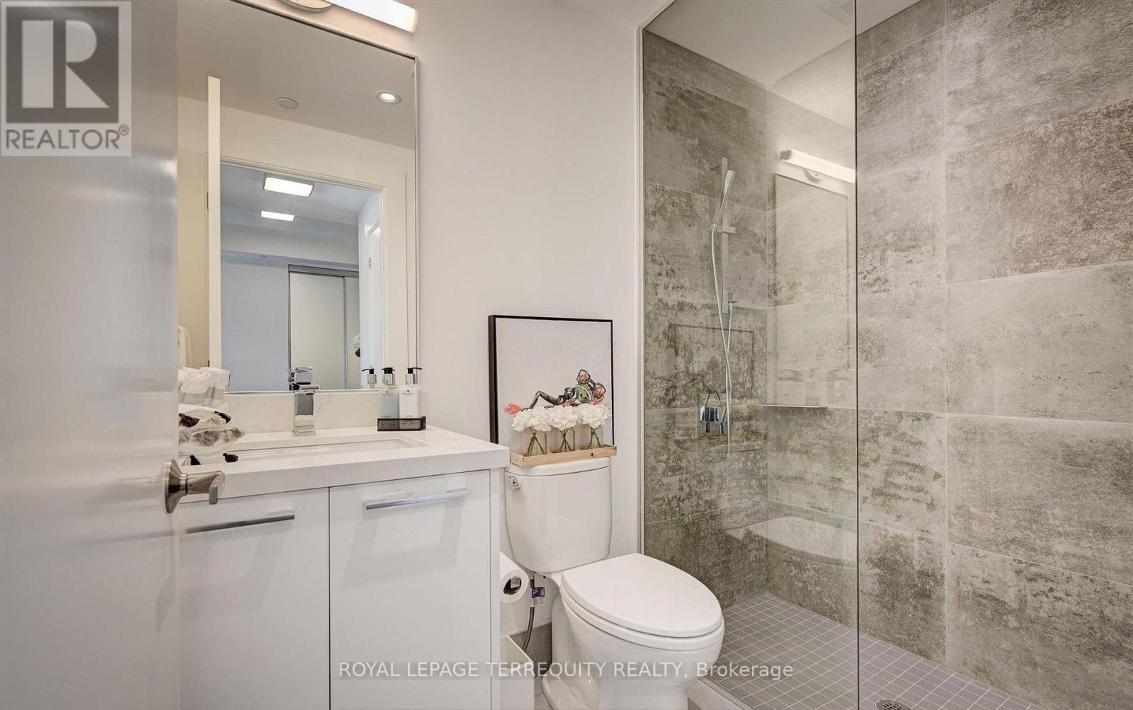 #401 3 SOUTHVALE DRIVE - 24