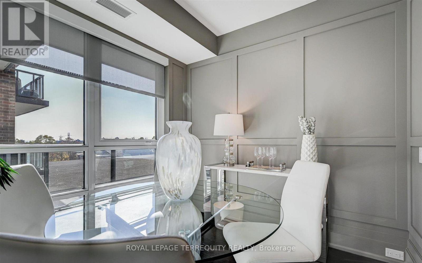 #401 3 SOUTHVALE DRIVE - 27