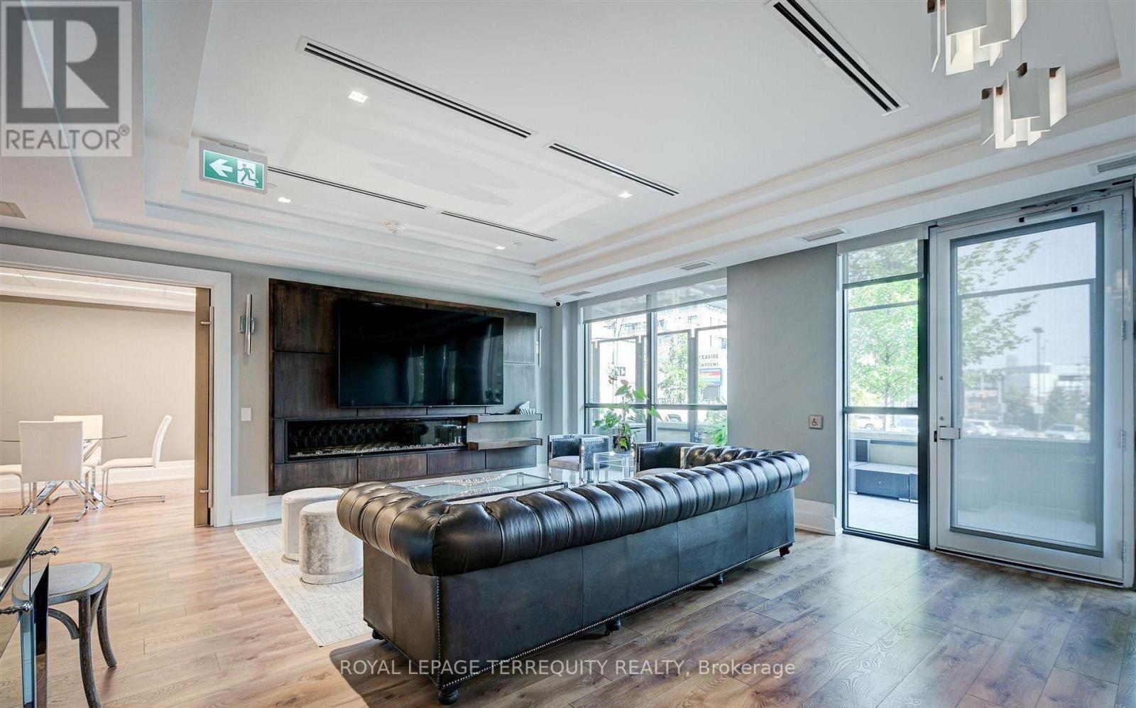 #401 3 SOUTHVALE DRIVE - 31